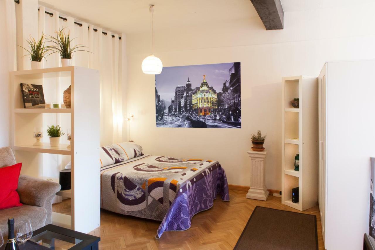 Segovia Apartment มาดริด ภายนอก รูปภาพ