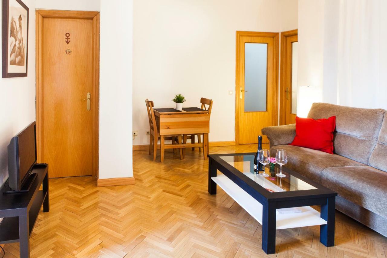 Segovia Apartment มาดริด ภายนอก รูปภาพ