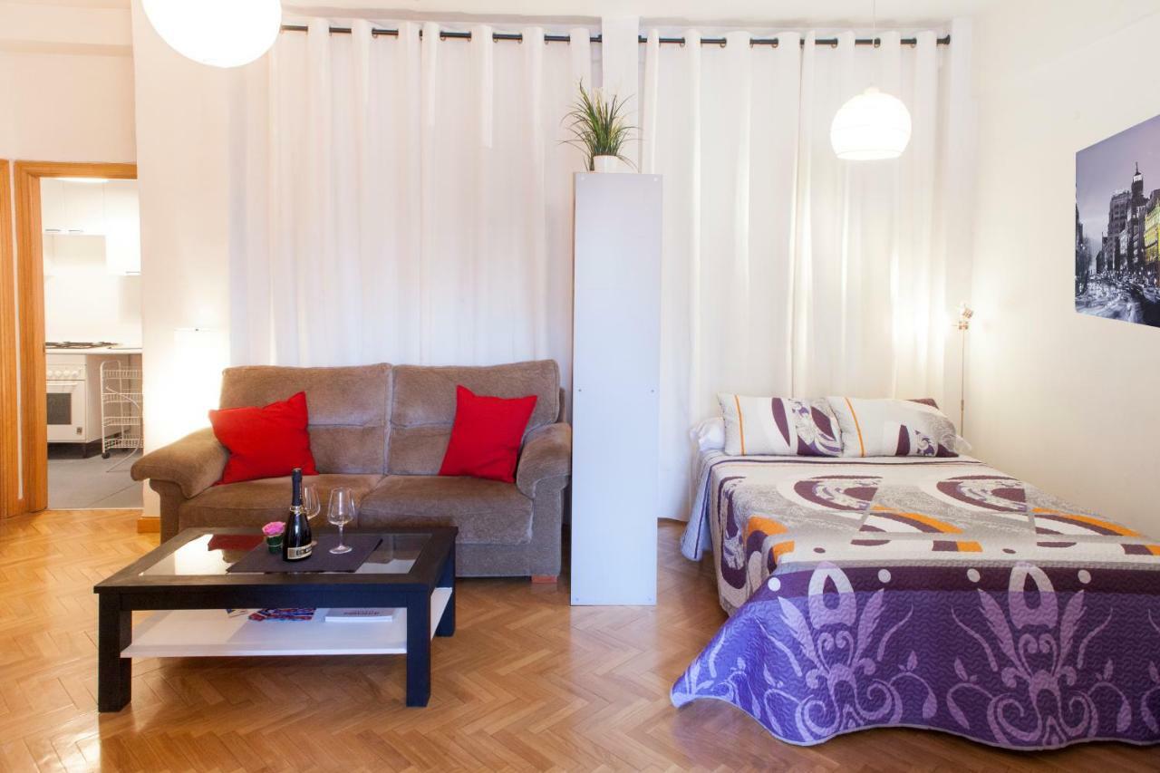 Segovia Apartment มาดริด ภายนอก รูปภาพ